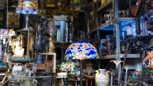 plusieurs objets anciens