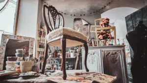 rachat de meubles anciens dans une maison